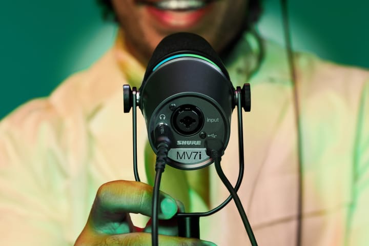 Shure MV7i Smart Microphone